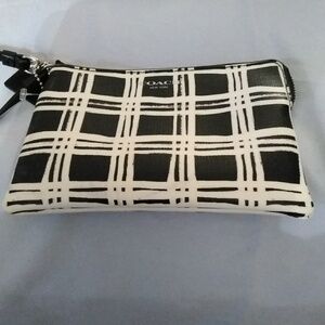 Used  ladies wristlet